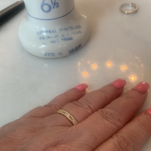 NEW HIGH END Gold Plated Anniversary Ring Wedding Band 7.5 ( #11) GIFT - Picture 5 of 6